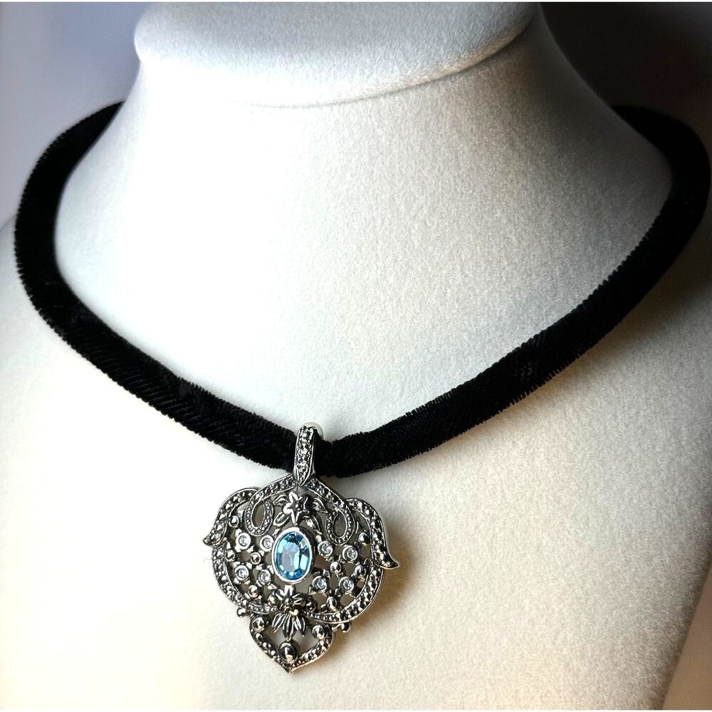 Avon Vintage Choker Collar Necklace Silver Tone Rhinestone Black Velvet Goth 90s